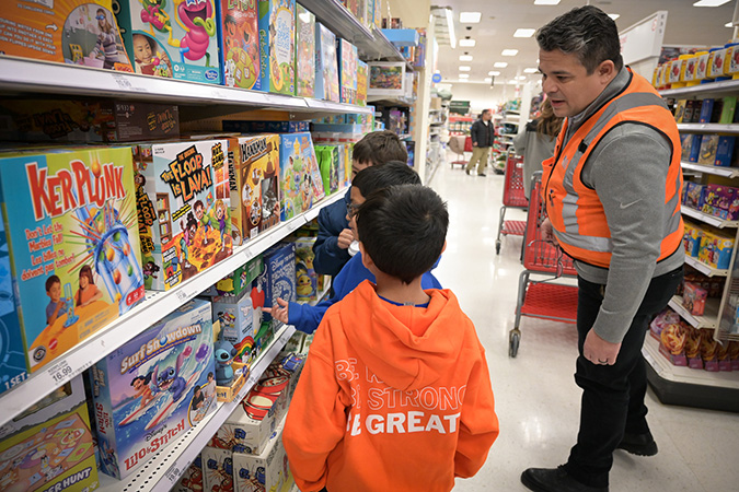 BNSF employees were shopping helpers. BNSF employees were shopping helpers.